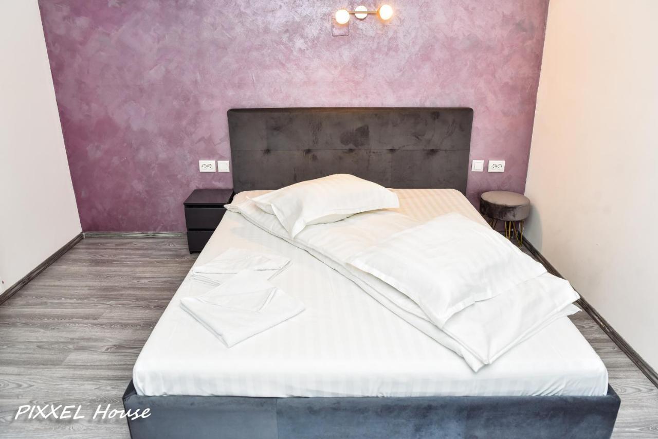Hotel Pixxel House Moeciu De Sus Esterno foto